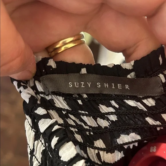 Suzy Shier Black and White Printed Maxi Dress - Picture 3 of 7